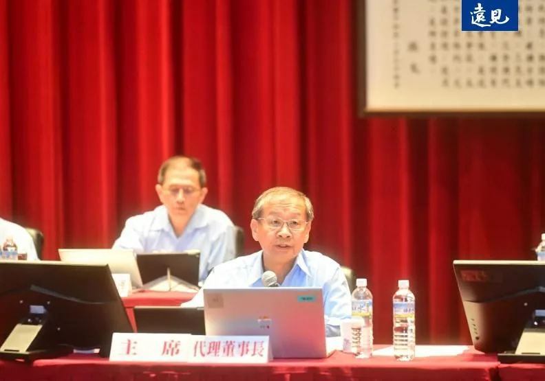 中鋼19日召開股東會，代理董事長王錫欽說明中鋼減碳的各種作為。郭逸攝