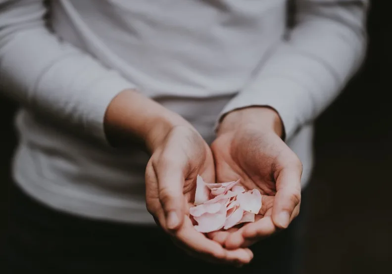 《你不是生來受苦的》／僅為情境圖，取自unsplash