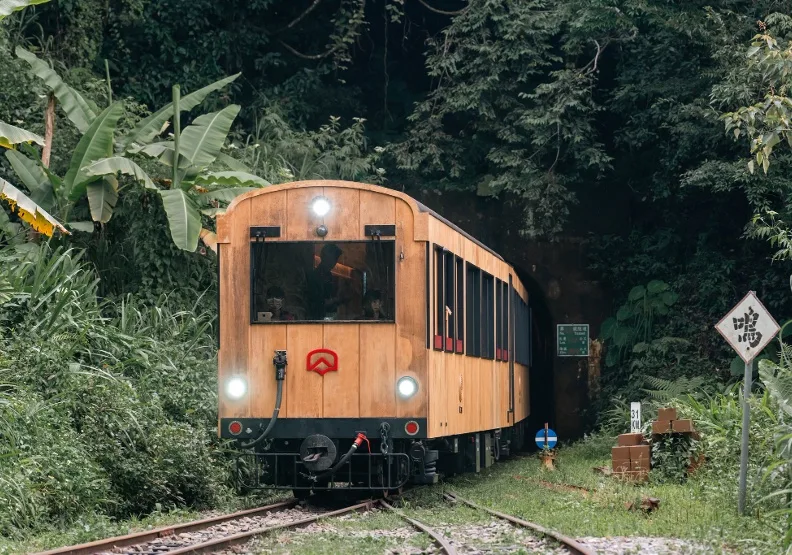 阿里山林鐵7月6日全線通車，全新的觀光列車福森號將在28日首發。取自臉書@阿里山林業鐵路及文化資產管理處