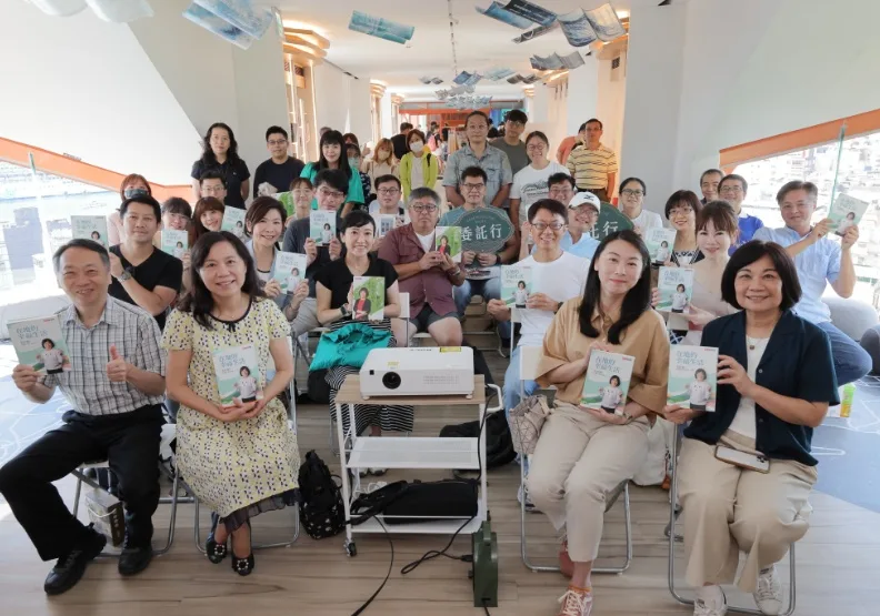 「沒有你們的故事，我就沒辦法寫這本書！」《在地的幸福生活 台灣地方創生故事part.2》，記錄她親自探訪的90個地創故事。