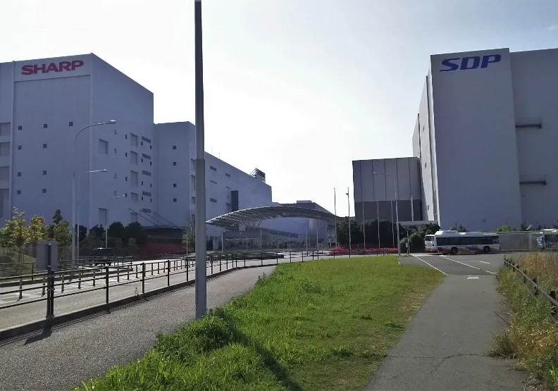 生產電視大型液晶面板的大阪堺工廠（SDP）已經全面停產。wikimedia commons by L26