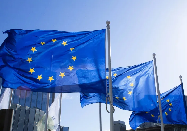 歐盟AI法案 （EU AI Act）旨在規範 AI 系統在歐盟市場上的發展、銷售和使用。Unsplash by ALEXANDRE LALLEMAND