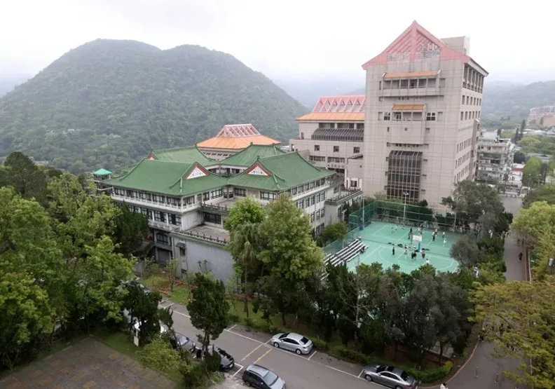 文化大學未如實將今年招生繁星推薦、申請入學等招生管道缺額回流至分發入學，藉此壓低分發入學缺額。取自聯合新聞網