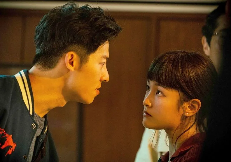 許光漢和王淨在《正港分局》裡有非常多荒謬又逗趣的互動。Netflix
