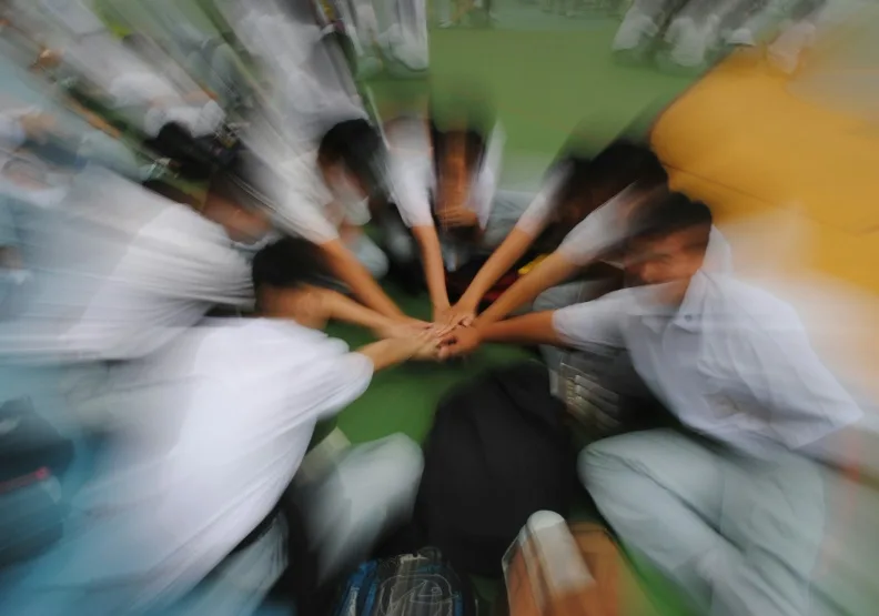 由好奇心啟動的學習，會變成「有感且有效」的學習，這樣的學習，常常不是在補習班裡發生，而是在現實生活裡。Unsplash by Adrian Siaril