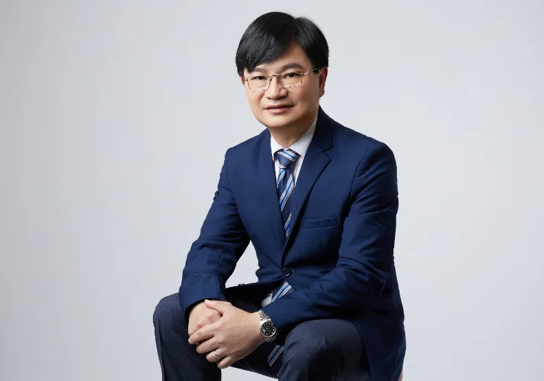 周冠男分享他的投資策略、他對年輕投資者的建議，以及對高股息和國家型ETF的獨到見解。天下文化提供