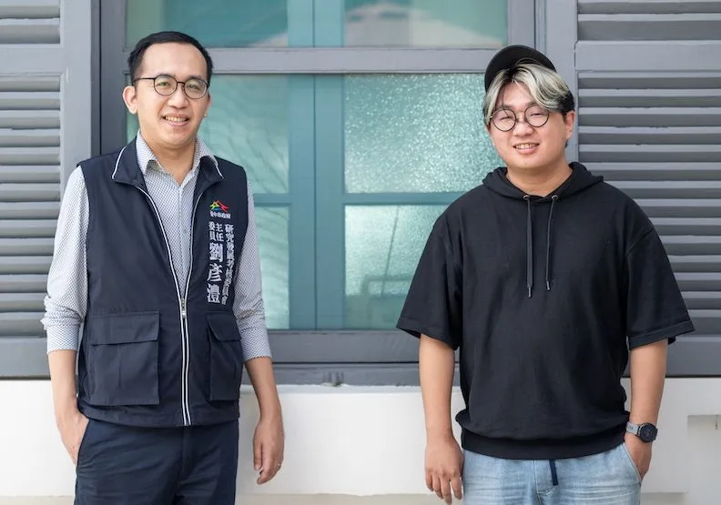 劉彥澧(左)認為地方創生需要時間堆疊，與地方的共識及參與。如同陳其弘(右)與朋友想行銷海線的初衷，打造「海線少女」，近年紅到日本成為新世代的城市外交。