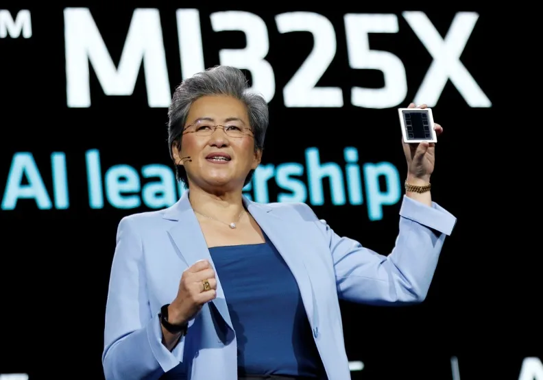 MI325X是AMD最新推出的AI加速器。取自X@LisaSu