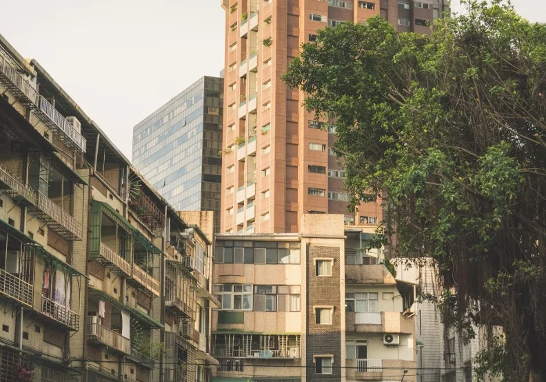 龐大的租屋人口中，不乏房東們最頭痛的「租屋蟑螂」。（僅為情境圖，取自unsplash）