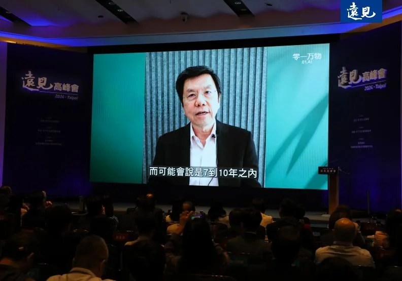 李開復認為，AI前景雖然樂觀，但企業不該坐等AI App來到，「如果只是來等著別人帶來東風，那你就可能等很久很久，你還不如成為造風者。」蘇義傑攝