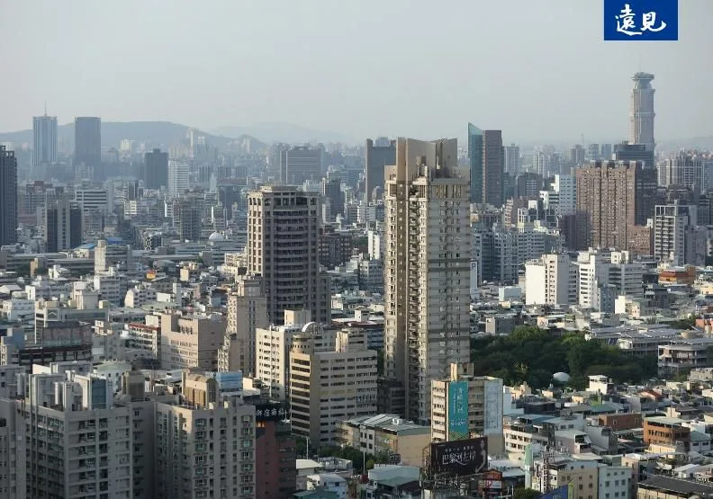 台灣「百萬里」持續增加，特別是高雄與台中。圖為高雄市景，張智傑攝