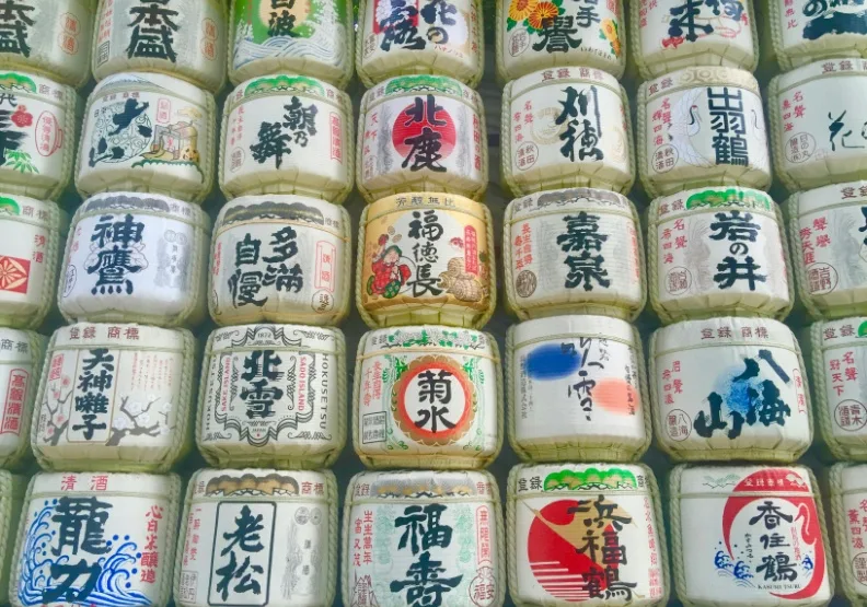 在日本烹飪傳統中扮演要角的清酒，獲聯合國教育科學文化組織列入「人類非物質文化遺產代表作名錄」。僅為情境示意，Unsplash by C.Valdez 