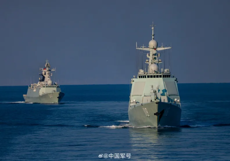 解放軍海軍艦艇。取自微博@中國軍號