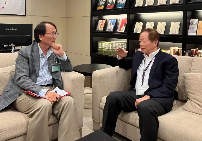 訪談台積電前董事長劉德音。（圖片來源：《台積電制霸全球未來》／時報出版）