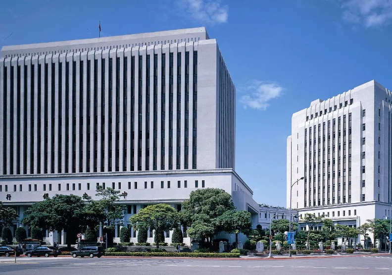 中央銀行公布最新數據，2025年6月底外匯存底達5984億美元，再創歷史新高。取自臉書@中央銀行
