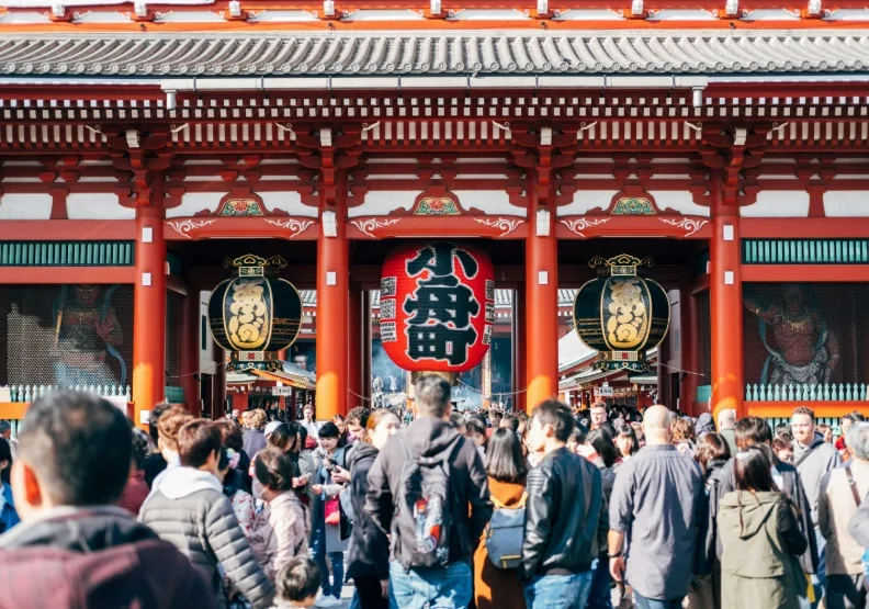 為紓解大量的觀光人潮，日本地方政府打算以地方稅因應。示意圖。unsplash by 1986 0125
