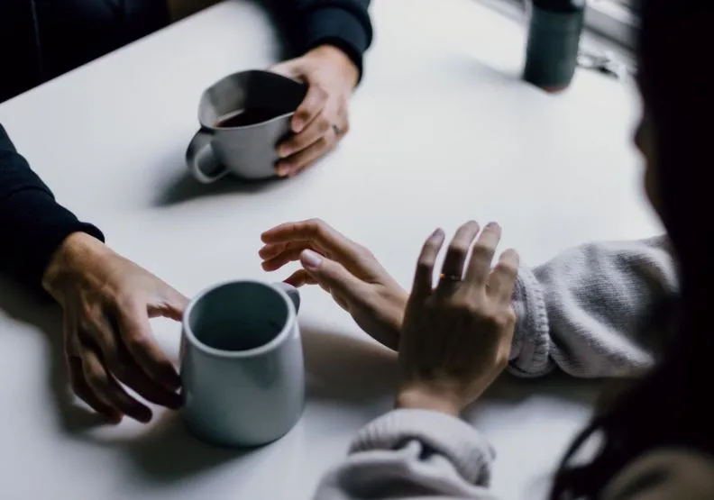 《深刻認識一個人》／僅為情境圖，取自unsplash