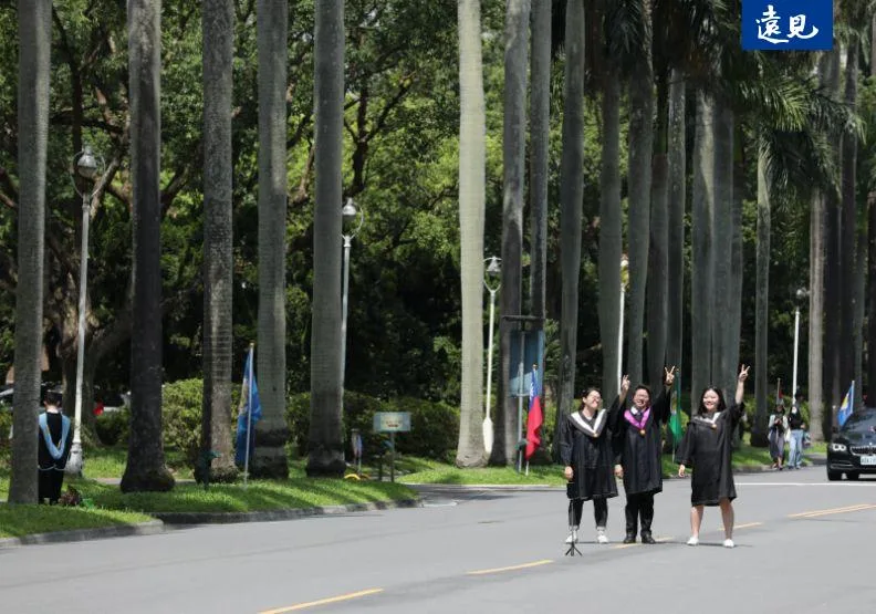 114學年度大學申請入學12日放榜，驚傳今年連台大法律系都還有缺額。圖為台大校園，蘇義傑攝