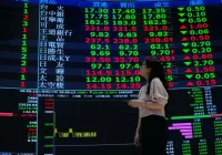 記憶體雙雄南亞科、華邦電跌幅超過5%，是否預示產業趨勢轉變？