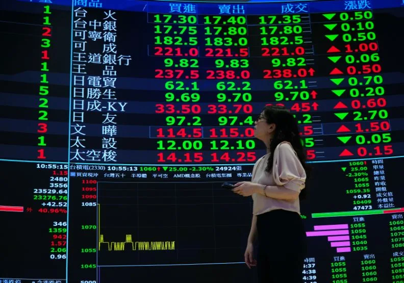 根據集保中心近期統計，Z世代相較X，Ｙ世代更偏愛存ETF。（僅為情境示意）陳之俊攝
