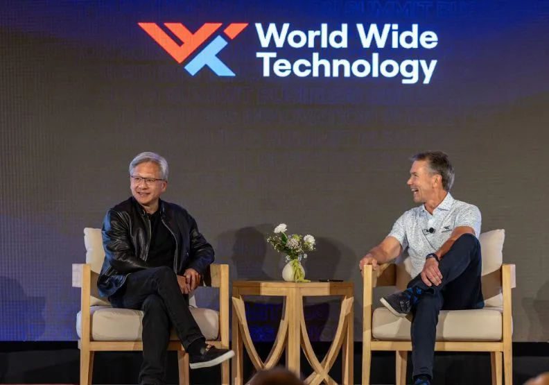 NVIDIA創辦人黃仁勳（左）、WWT聯合創辦人兼CEO 吉姆·卡瓦納 （右）。取自X@wwt_inc