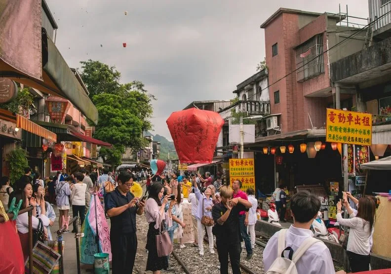 平溪是許多遊客來台灣時的首選景點之一。unsplash