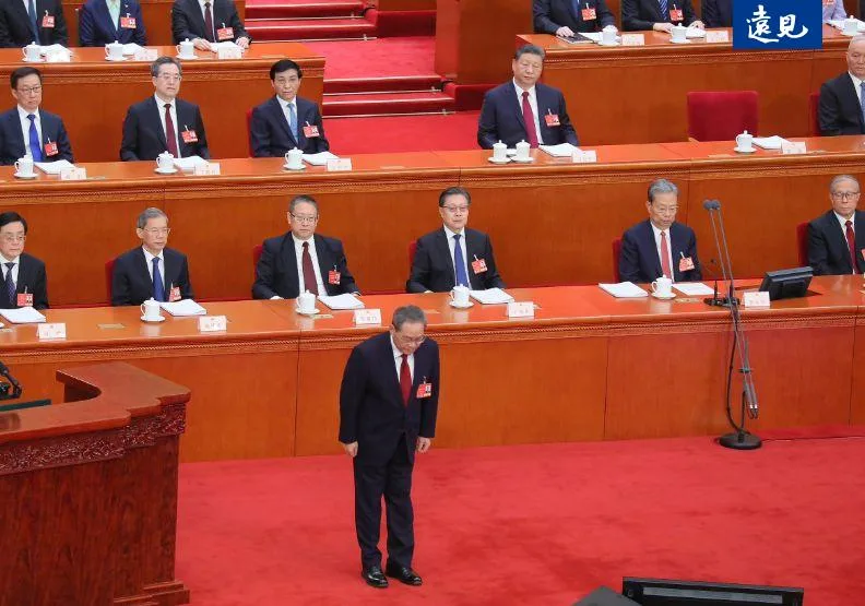 中國國務院總理李強登台朗讀「政府工作報告」。蘇義傑攝