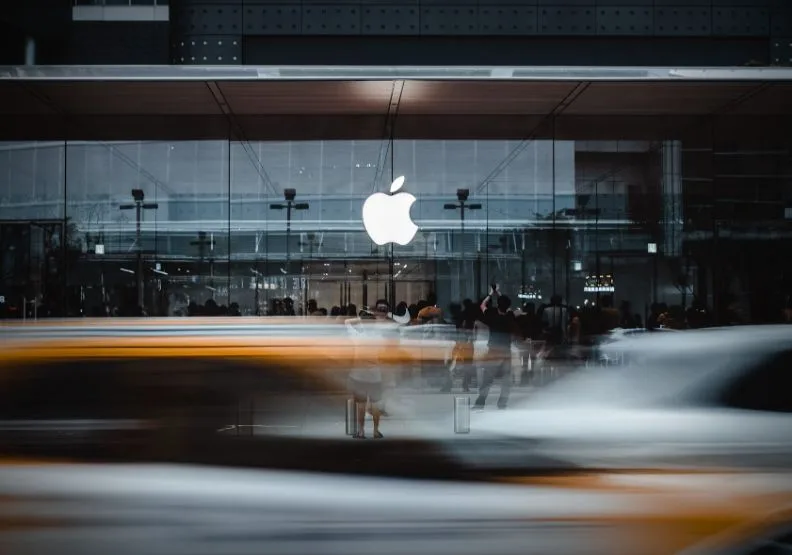 《在蘋果，我們以簡單為主》／僅為情境圖，取自unsplash