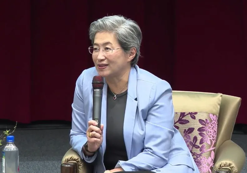 超微（AMD）董事長暨執行長蘇姿丰今天出席台大椰林講座。取自演講直播畫面