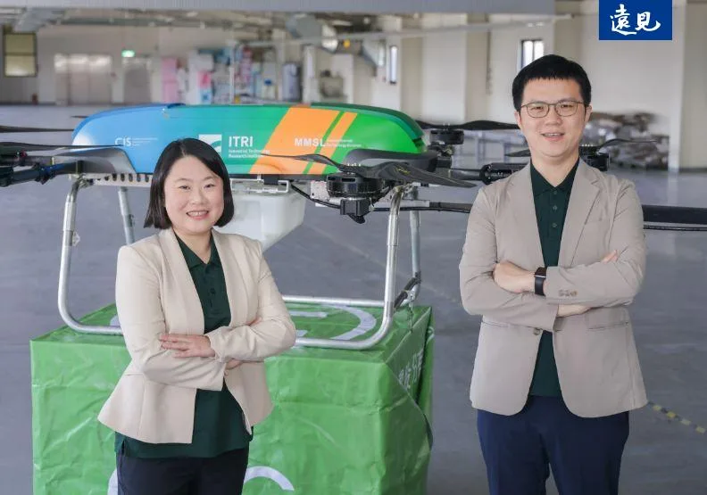 昶瑞切入無人機動力模組領域，圖左為董事長蔡翔如，右為總經理楊偉成。段詩潔攝