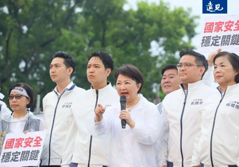 遠見民意研究調查針對10位主要政治人物調查民眾的好感度，台中市長盧秀燕獲最高分。圖為426凱道遊行盧秀燕致詞畫面。蘇義傑攝