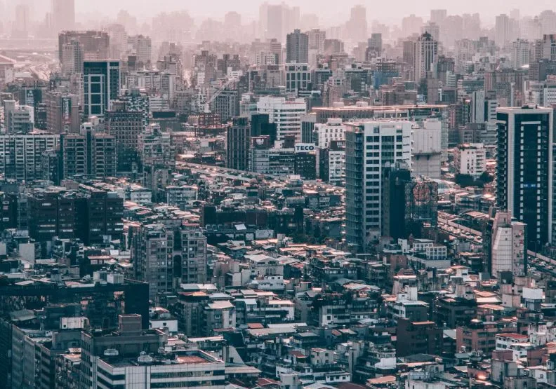 經濟高度動盪下，台灣未來5年房市怎麼走？／僅為情境圖，取自unsplash