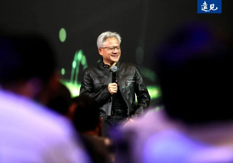 NVIDIA執行長黃仁勳在台灣輕鬆面對全球媒體，直言「出口管制讓中國AI更快進步」。張智傑攝