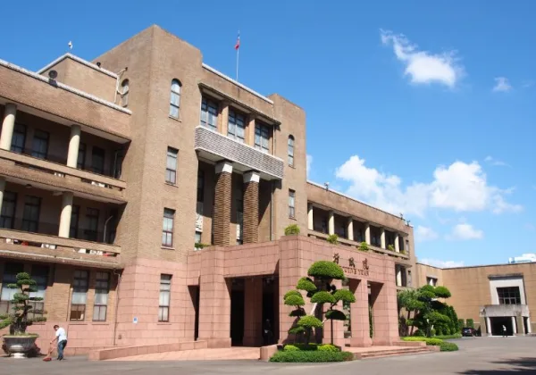 卓榮泰薪資遭立法院凍結,行政院:違反釋字601號解釋