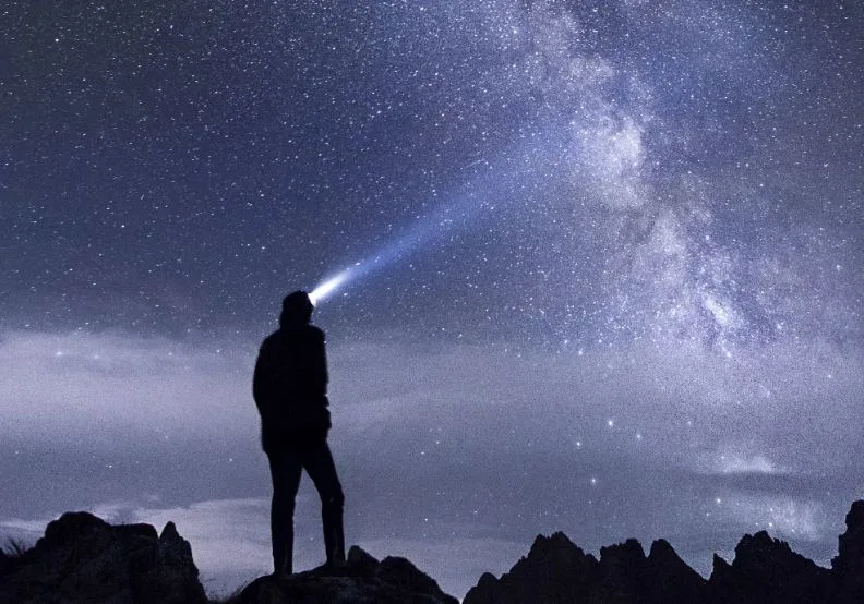 《佛畏系統》／僅為情境圖，取自unsplash