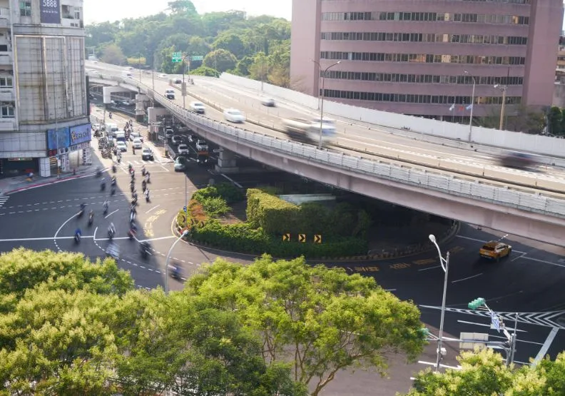 公館圓環路口是台北市的肇事熱點。取自臉書@蔣萬安