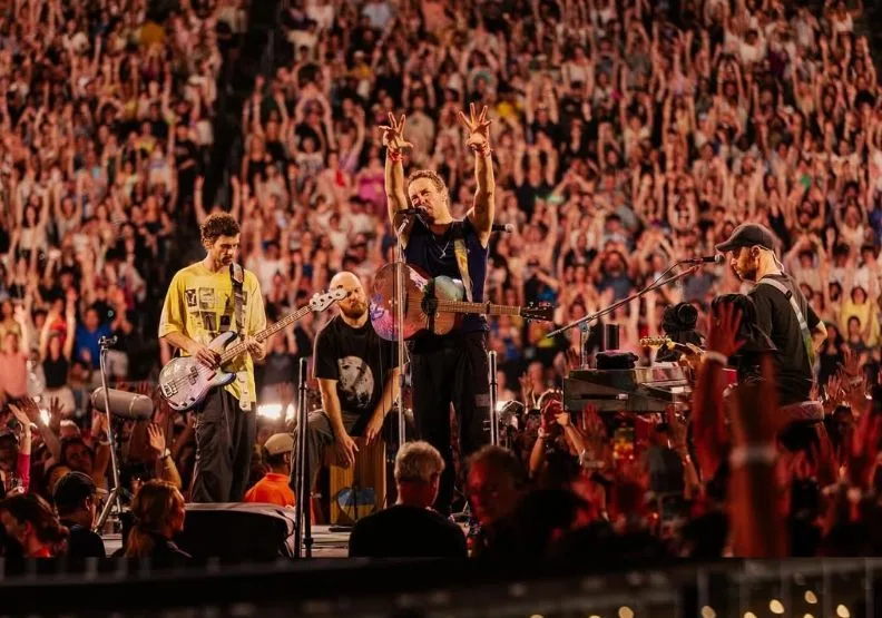 《從外遇洞察人心》／僅為情境圖，Photo Credit：IG@coldplay