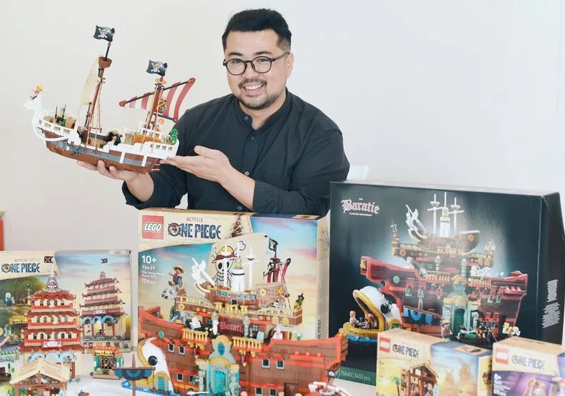 風靡全球的《航海王》和樂高首次合作，幕後推手是來自台灣的設計師鄭以謙。魯皓平攝