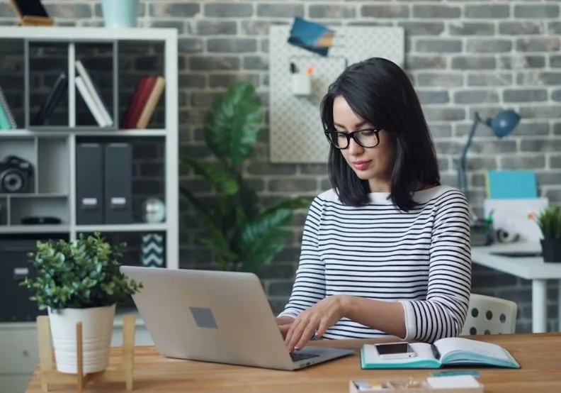 《職場人的生成式AI工作法》／僅為情境圖，取自unsplash