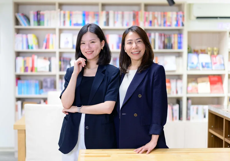  美世台灣人才業務總經理劉靜穎(右)和人才業務副總經理林倩如(左)