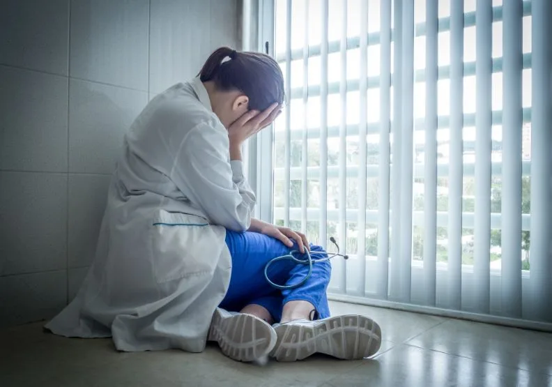 給予守護大家生命健康的醫療人員，一個生命安全不被無理剝奪、有尊嚴的醫療環境。