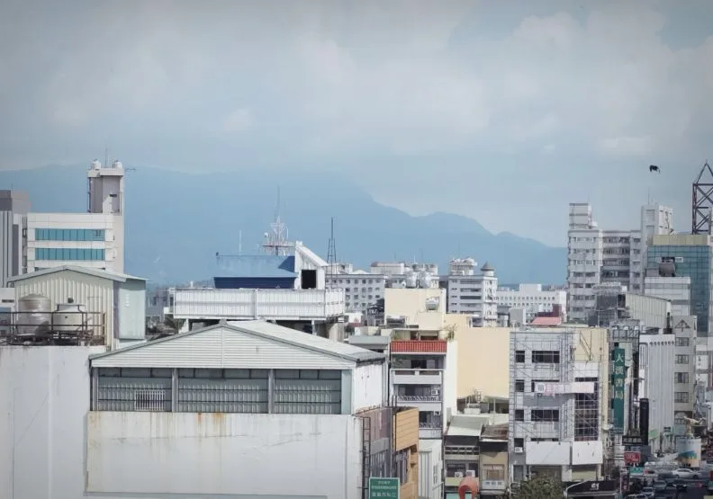 胡偉良：金融穩定與居住安全本不該是對立命題。／僅為情境圖，取自unsplash