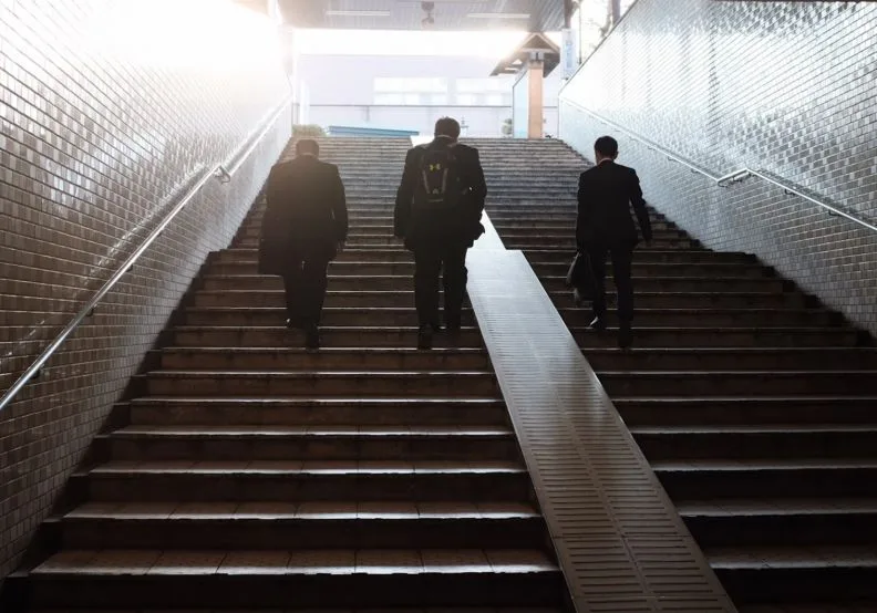 《正在成為大人的我們，就算迷惘也沒關係》／僅為情境圖，取自unsplash