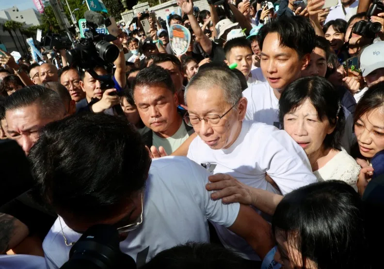 柯文哲8日交保。張智傑攝