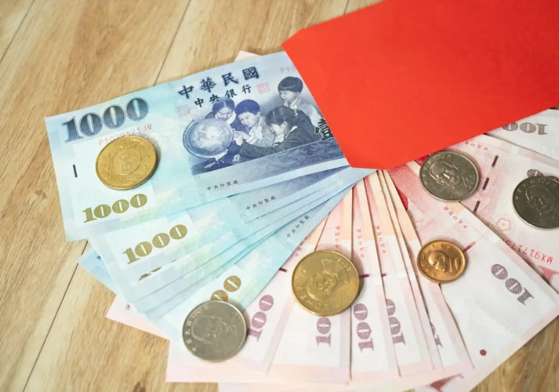 政府普發現金1萬元，於11/5開放登記。僅為情境配圖，shutterstock