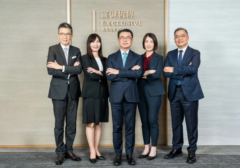 北富銀財管團隊(左起) 資深副總吳傳文、副總經理蔡玉惠、總經理郭倍廷、執行副總吳薏菱、副總經理吳政勳 