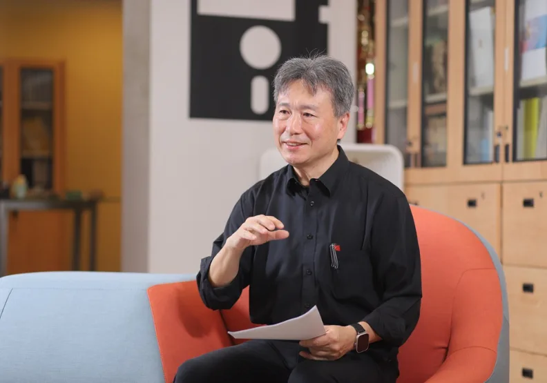 長庚大學工業設計系主任陳文誌認為，新世代的設計師要掌握主導權與決定權，展現「差異化」，與AI協作產出優質設計。