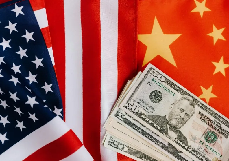 人民幣與美元之間的競逐愈演愈烈，超主權儲備貨幣構想，再度受到關注。pexels-karolina-grabowska