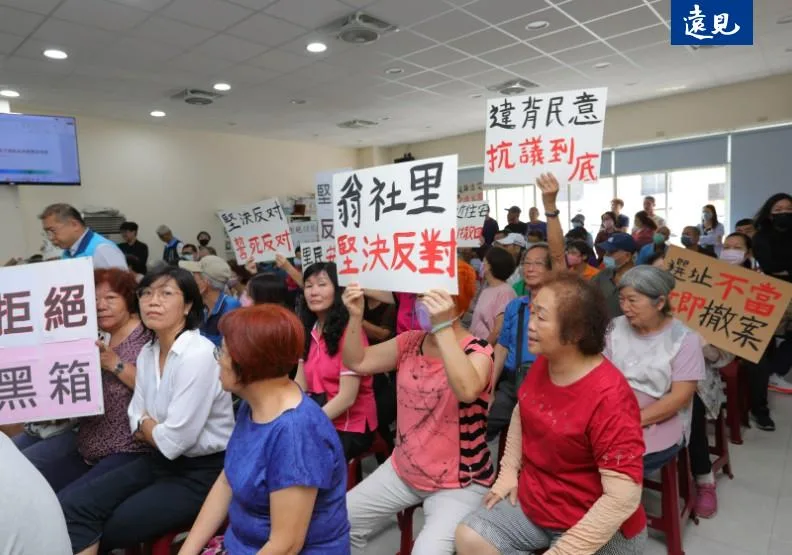 台中市豐原區翁社里儲能場說明會已舉行4場，依舊無法解決民眾的安全疑慮。黃菁慧攝