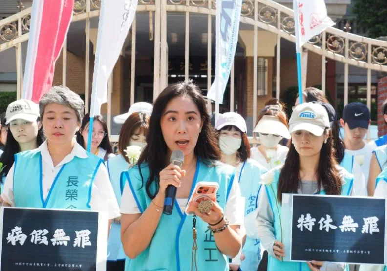 日前長榮空服員抱病離世，工會痛批長榮長年紀錄不良，再度凸顯制度問題。桃園市空服員職業工會FB